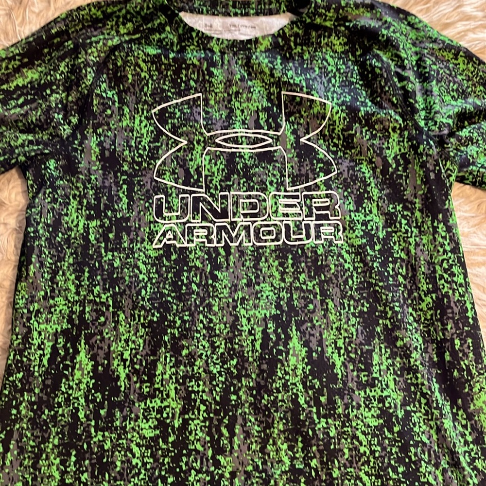 Under armor shirt